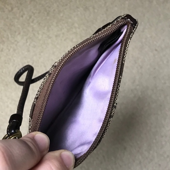 COACH: original, authentic, wristlet - Picture 3 of 3